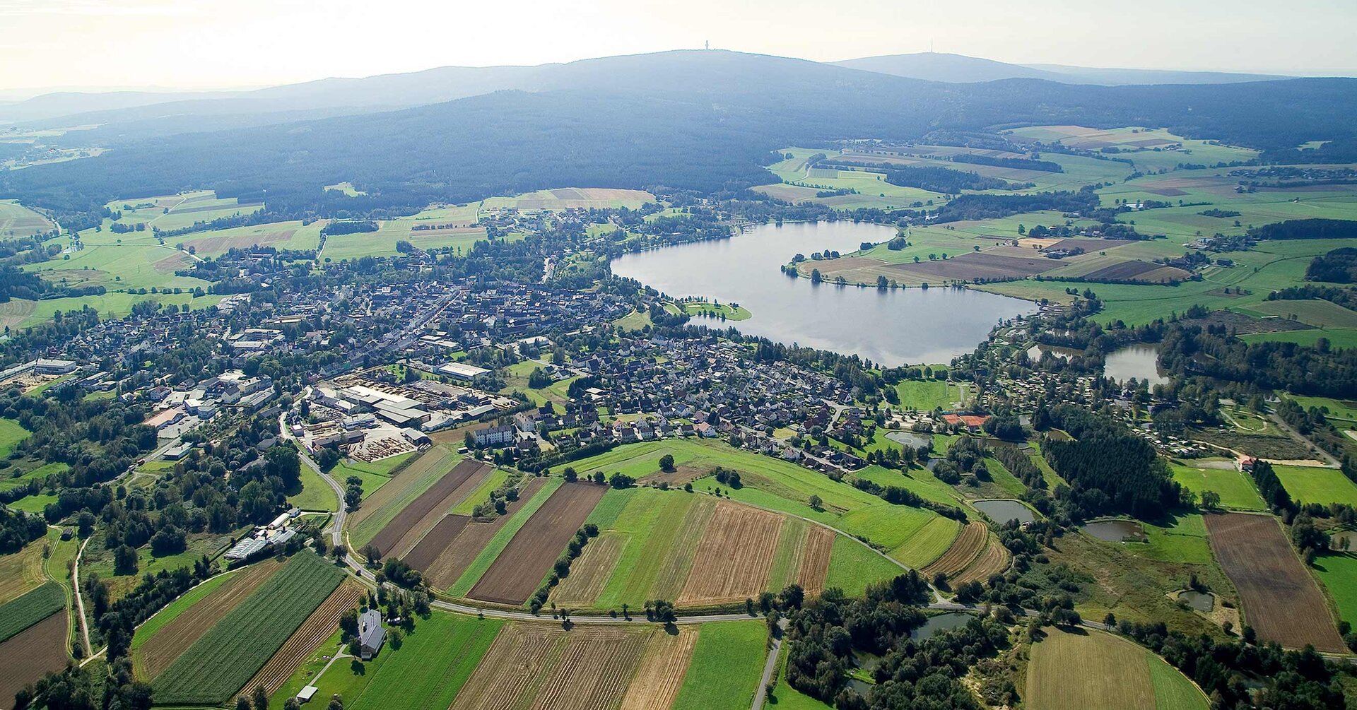 Luftaufnahme von Weissenstadt am See